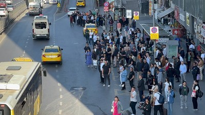İstanbul'da özel halk otobüsü şoförleri grevdeydi! Ulaşımda büyük aksamalar yaşandı